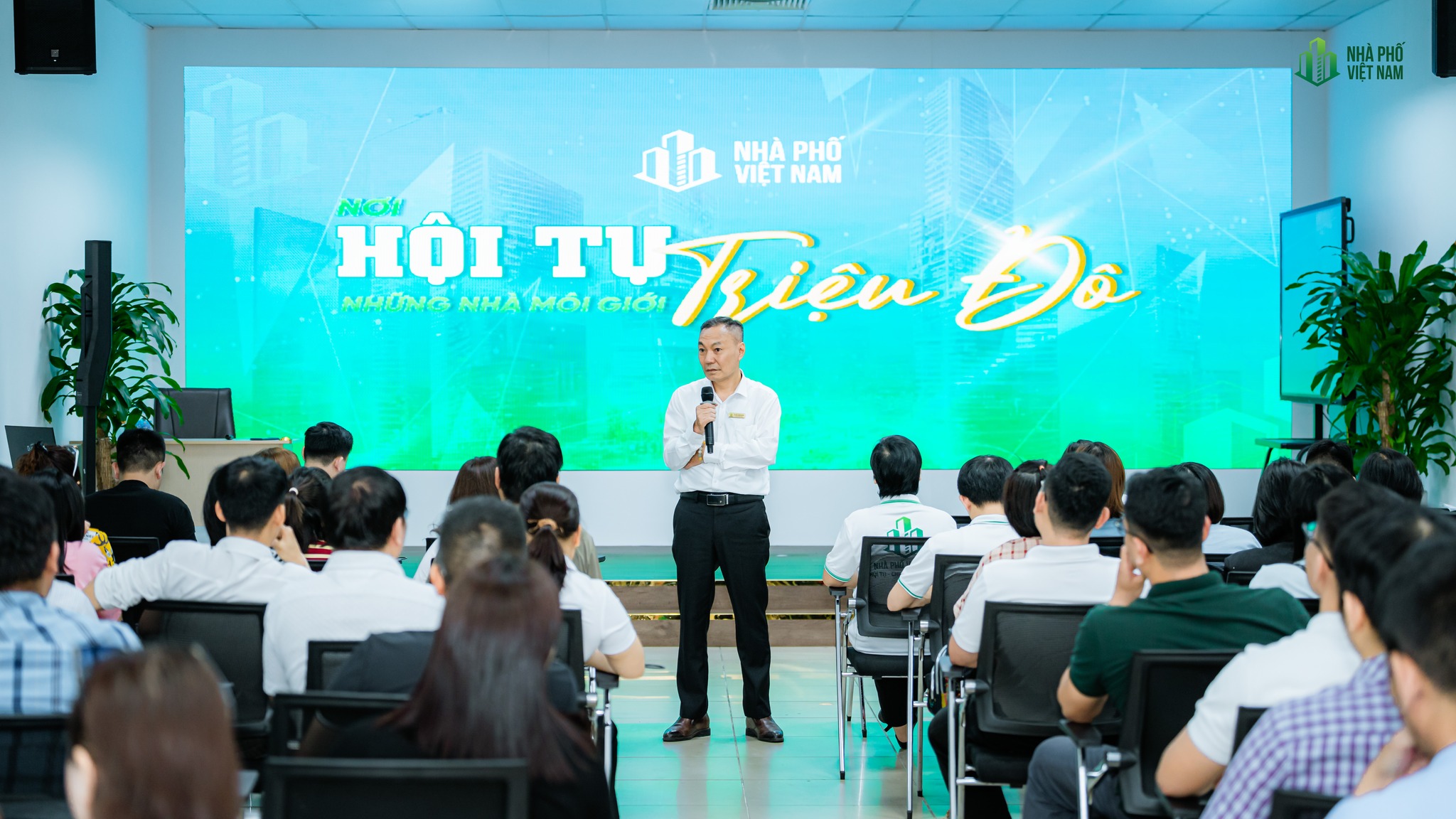 NHÀ PHỐ 777 – KHỐI 777 TUYỂN DỤNG RẦM RỘ